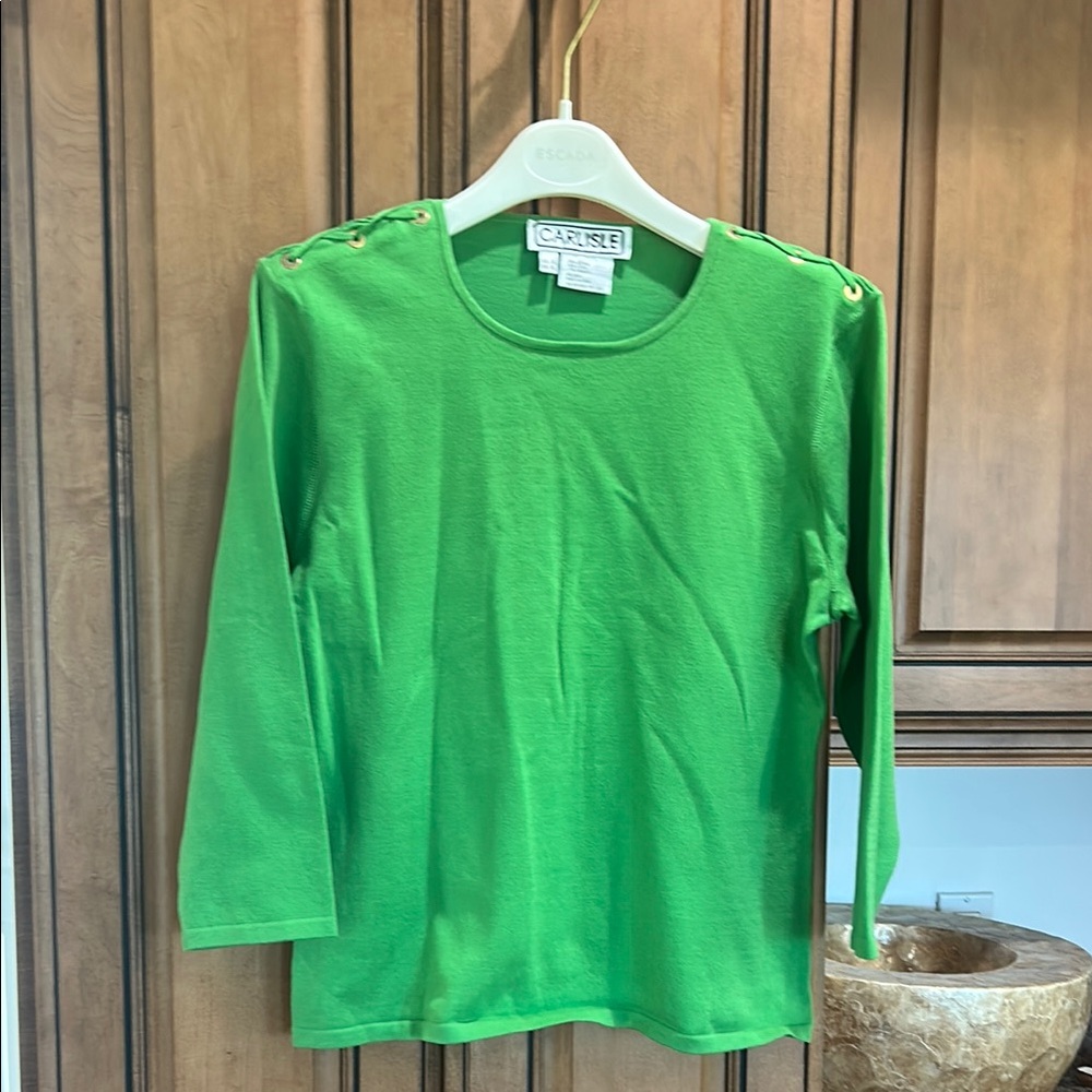 Carlisle Kelly Green Long Sleeve Crewneck Top with Shoulder Grommets